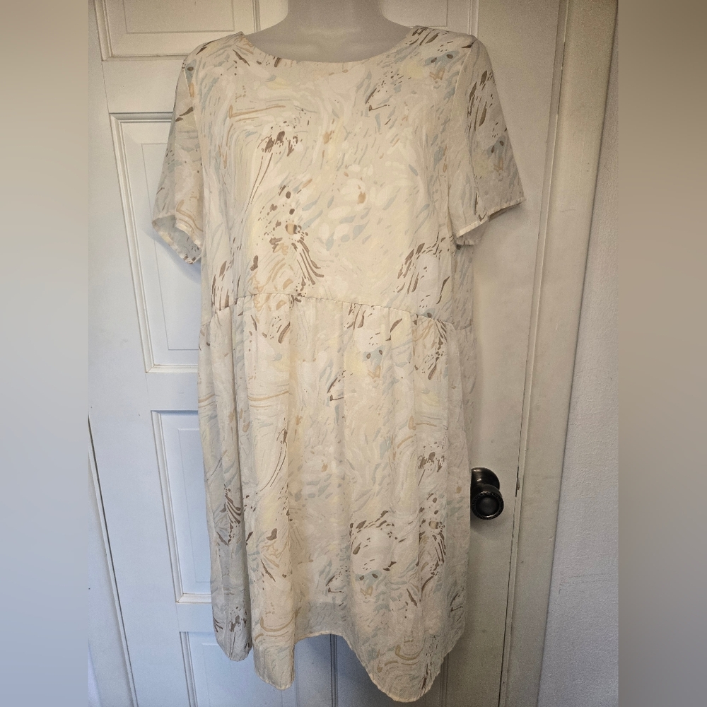 Gilli Cream and Light Blue Abstract-Print Short Sleeve Midi Dress